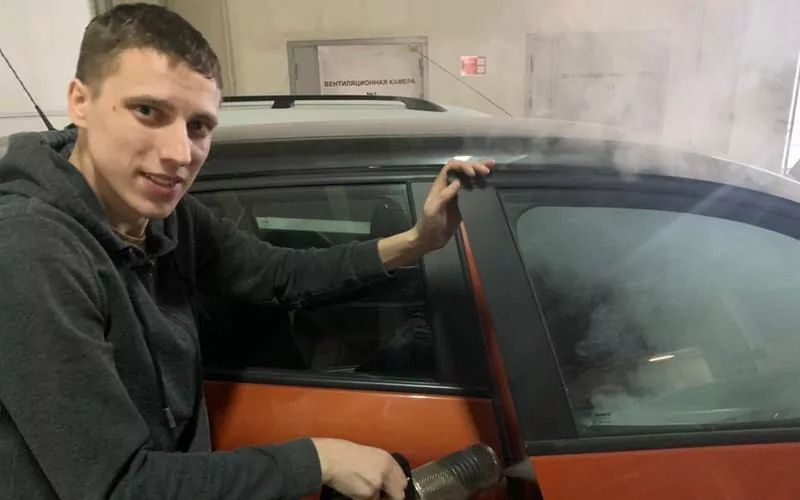 Обработка салона автомобиля сухим туманом